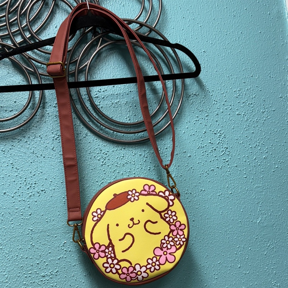 Loungefly Pompompurin & Flowers
Crossbody Bag 
***8 inches***